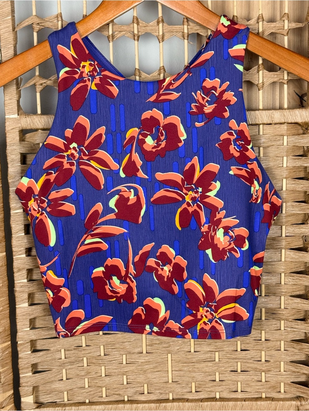 Athleta Conscious Crop Tank Blue Tropical Floral Size Small